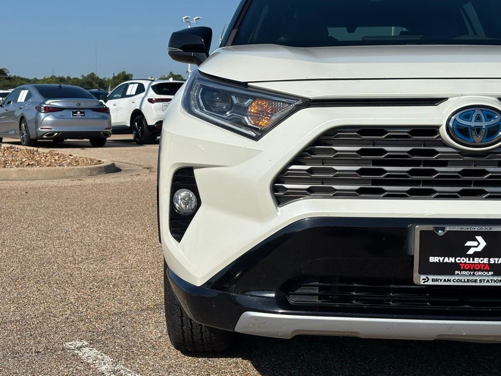 2021 Toyota RAV4 Hybrid XSE photo 4