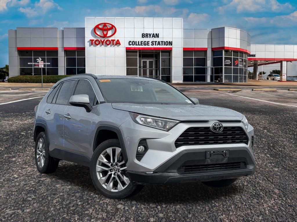 Used 2021 Toyota RAV4 XLE SUV