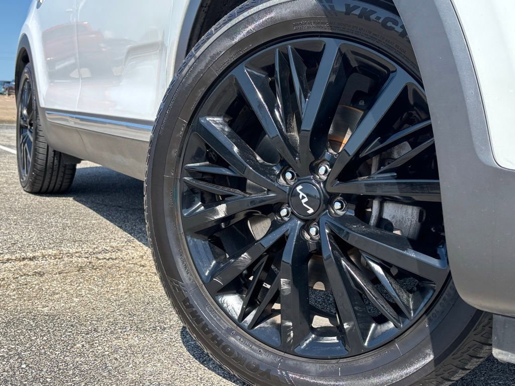 Used 2022 Kia Telluride SX with VIN 5XYP54HC2NG227827 for sale in Bryan, TX