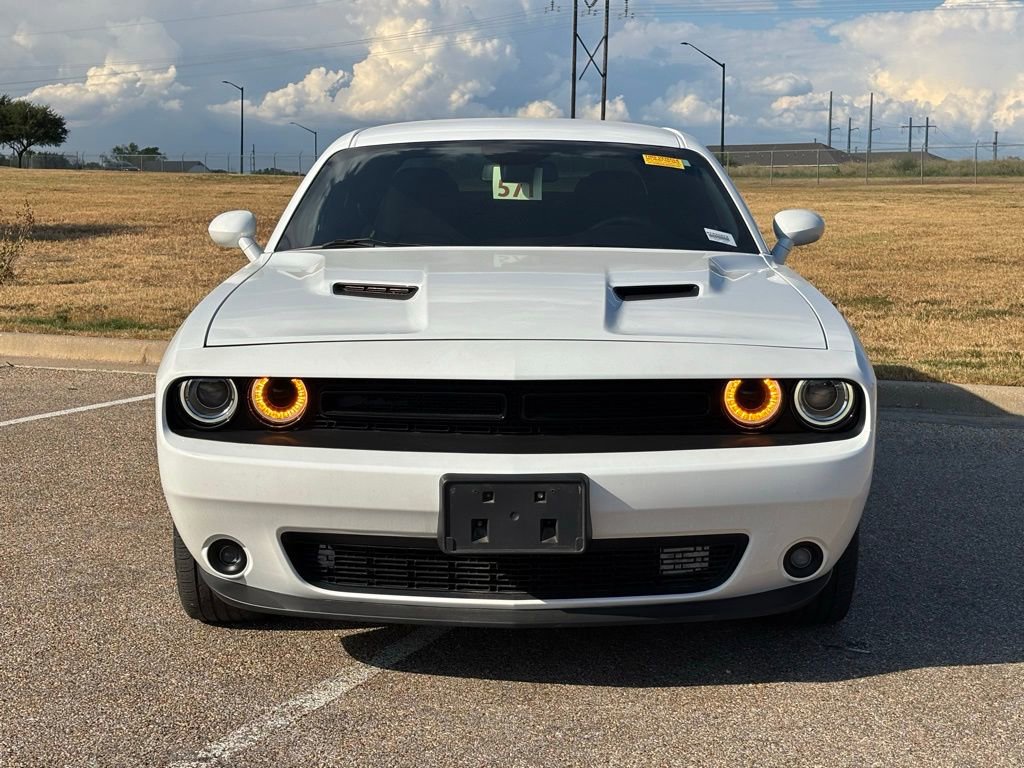 2019 Dodge Challenger SXT photo 3