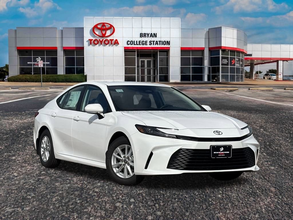 2026 Toyota Camry LE's photo