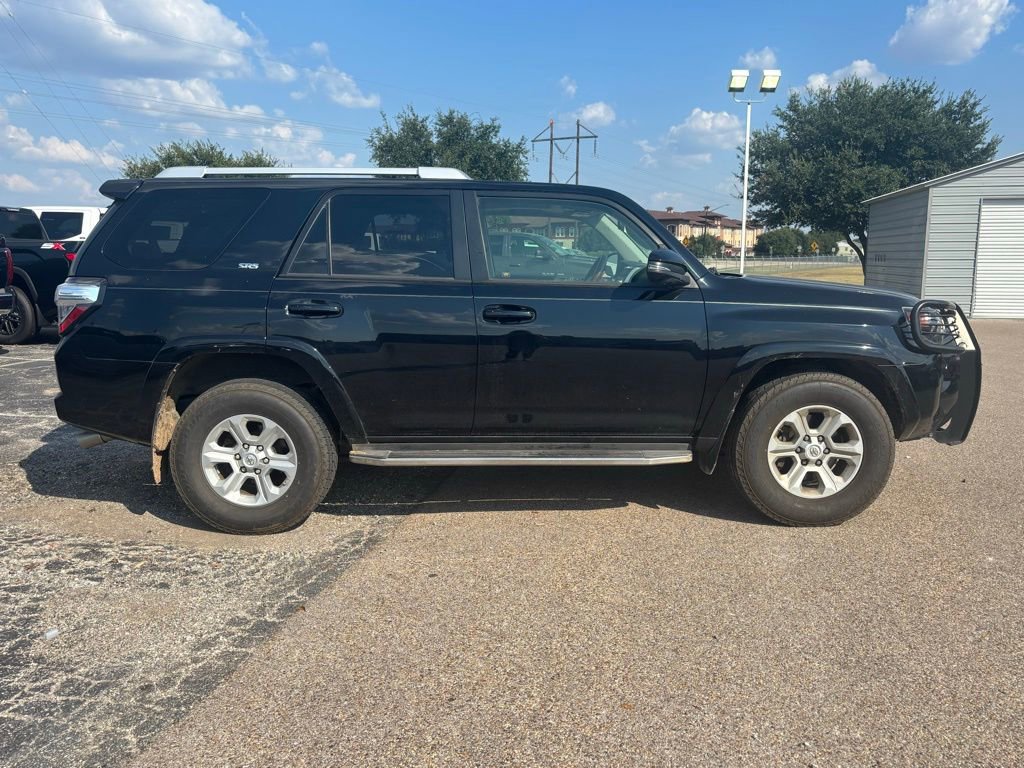 2018 Toyota 4Runner SR5 photo 3