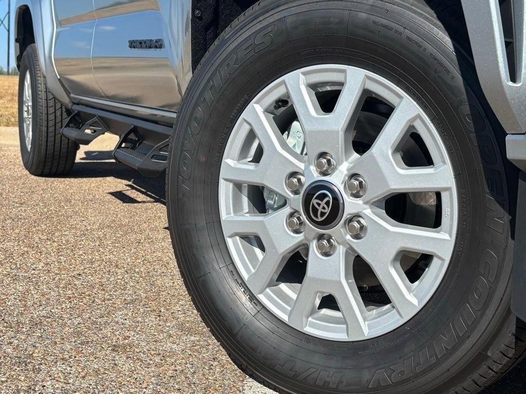 New 2025 Toyota Tacoma SR5 4X4 DOUBLE CAB
