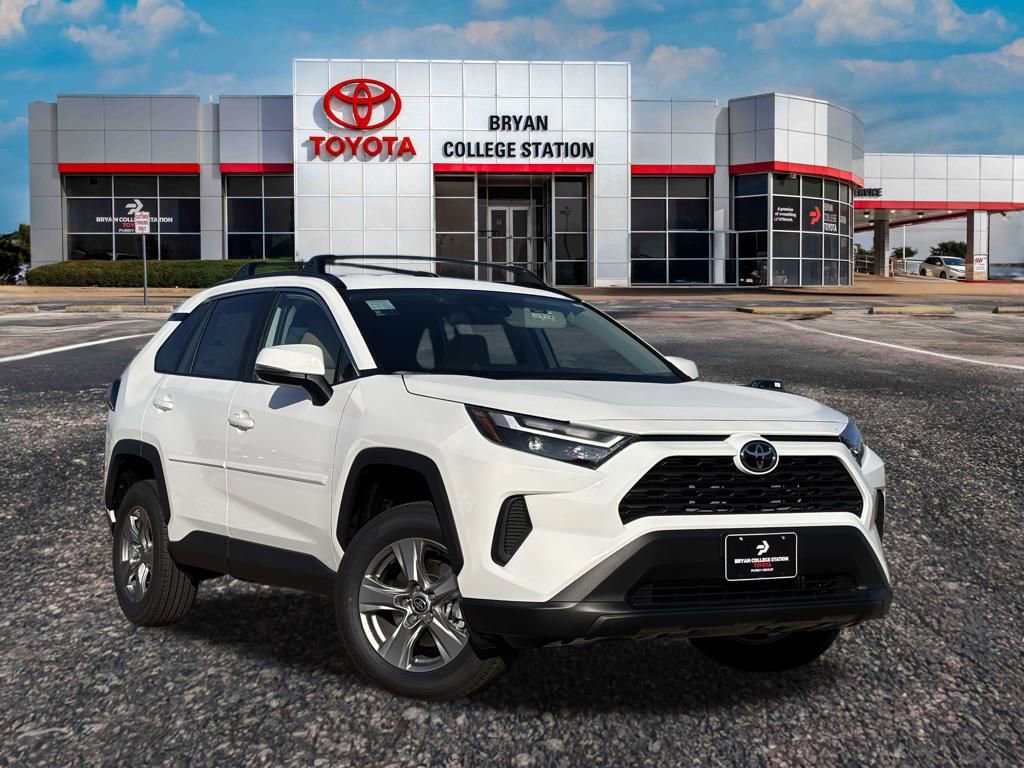 2025 Toyota RAV4 XLE's photo