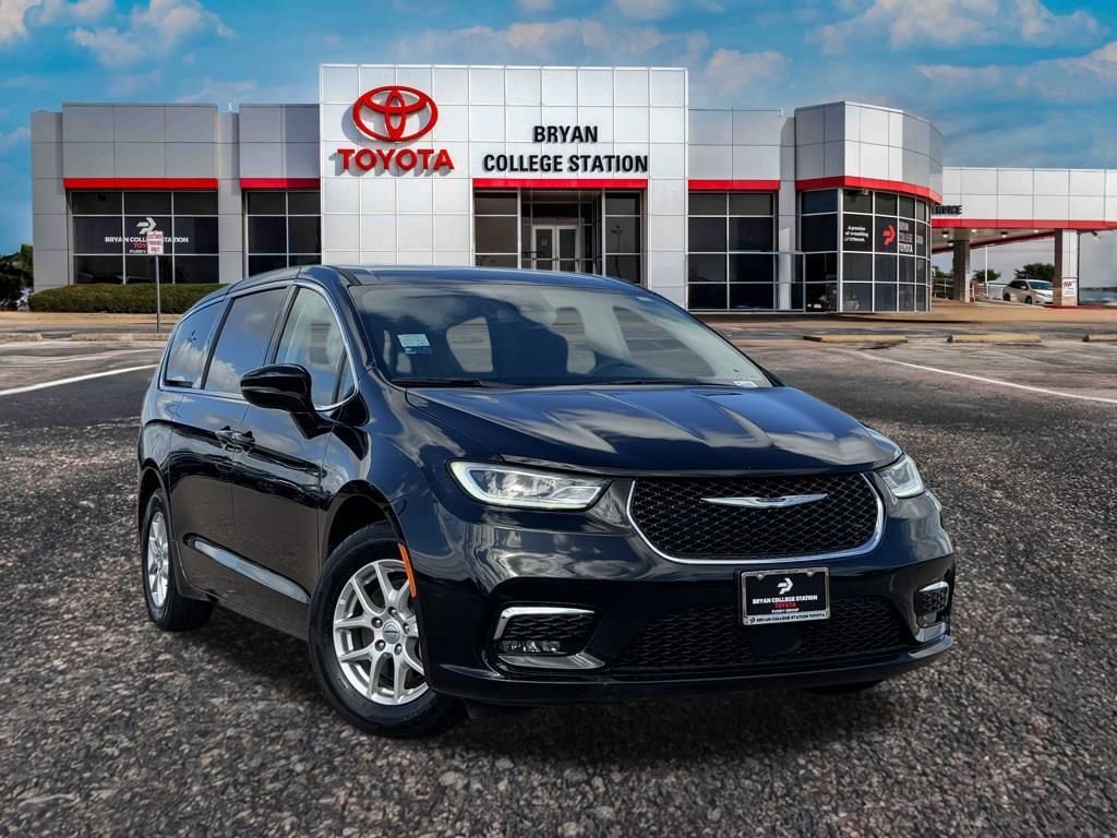 Used 2024 Chrysler Pacifica Touring L Van Passenger Van