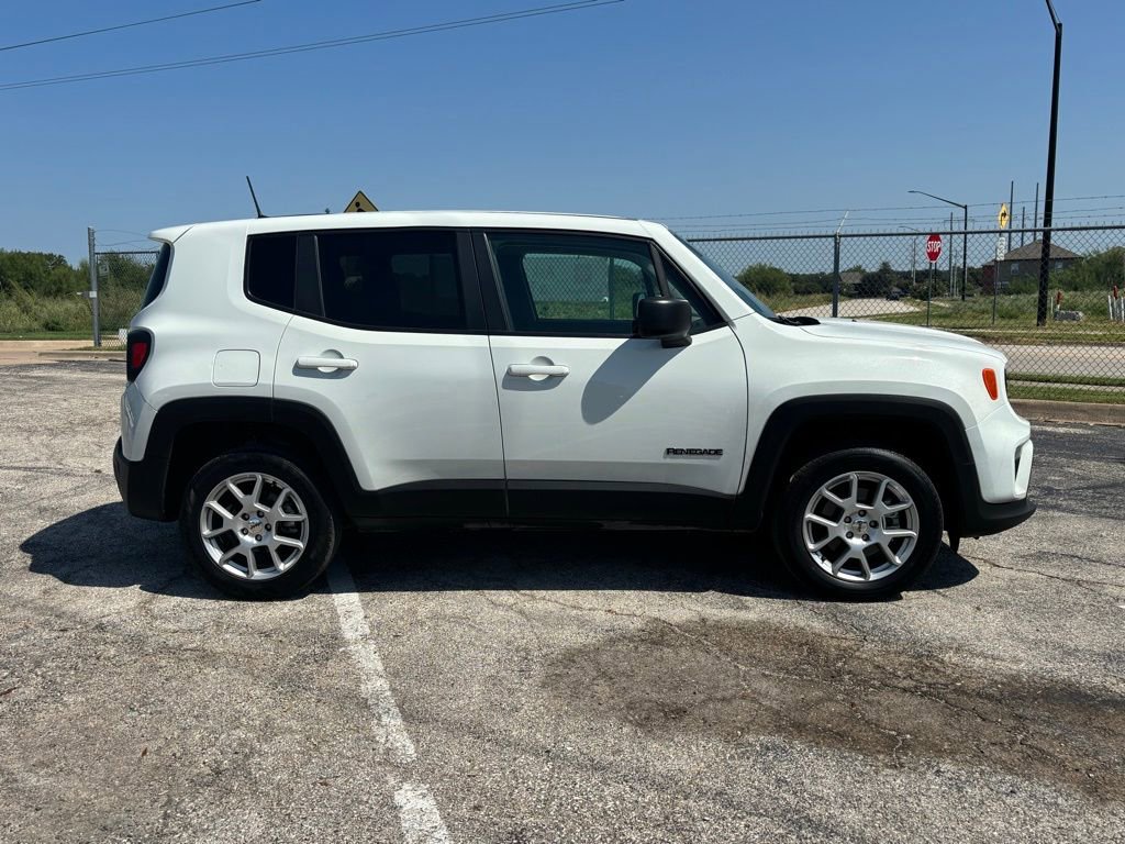 2023 Jeep Renegade Latitude Upland photo 3