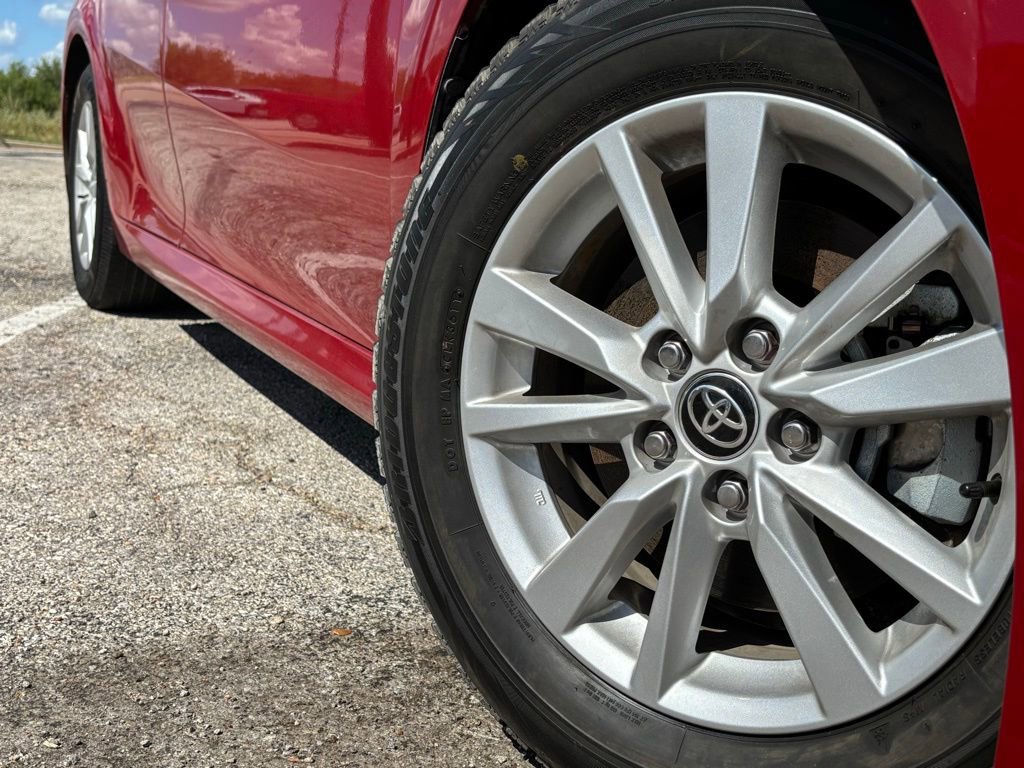 2025 Toyota Camry LE photo 2