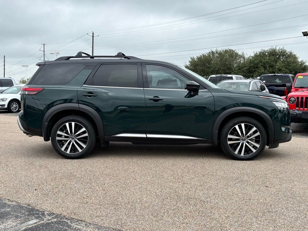 Used 2024 Nissan Pathfinder Platinum SUV