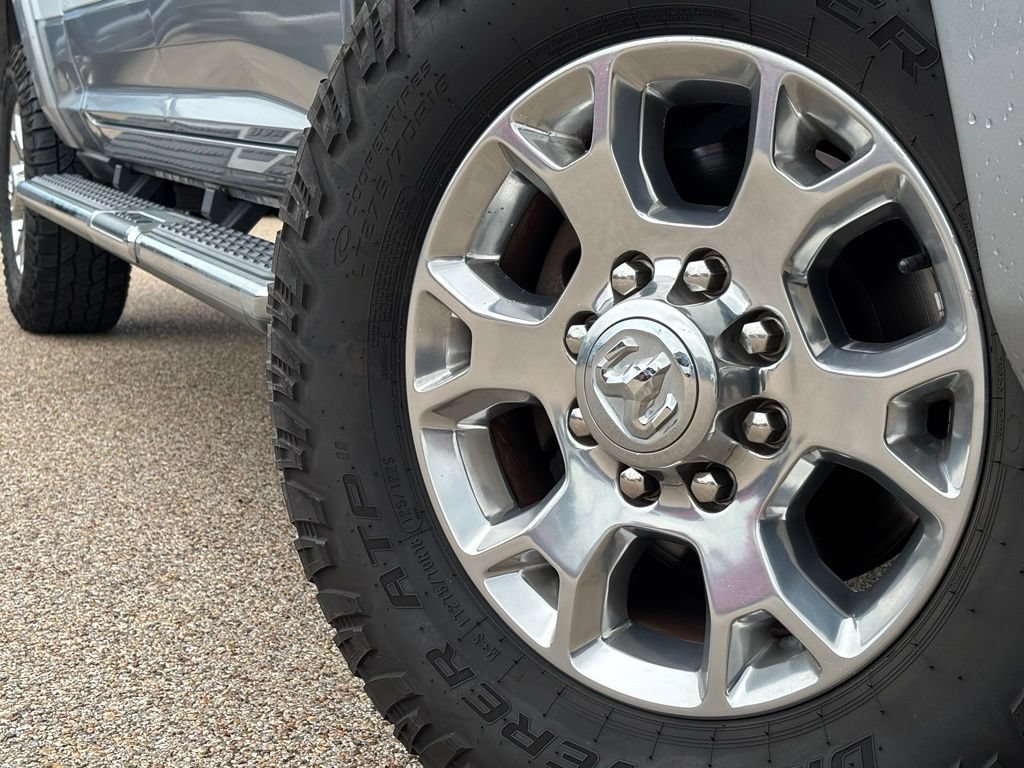 3C6UR5FL7NG228528