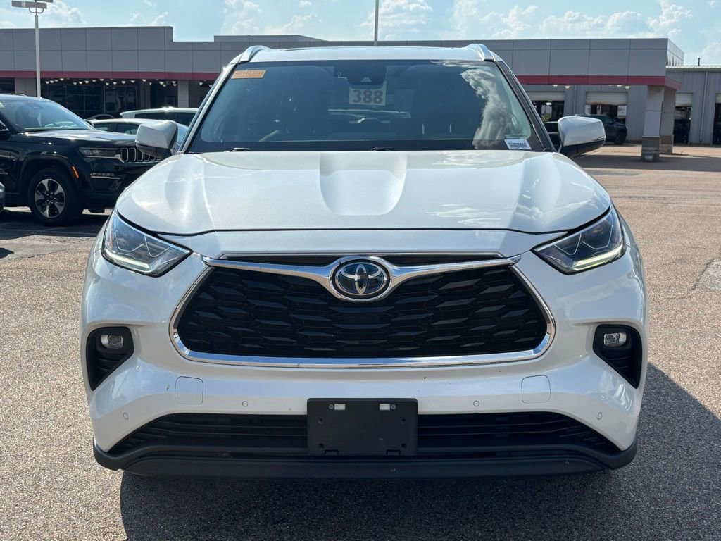 2021 Toyota Highlander Hybrid Limited photo 2