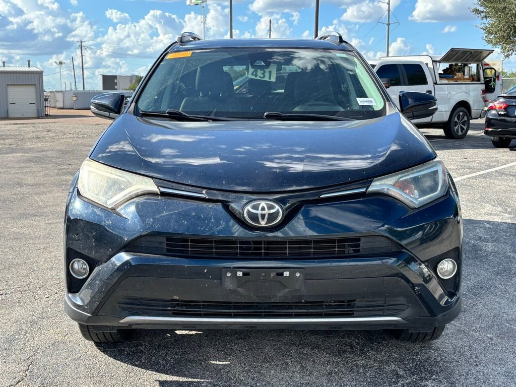2017 Toyota RAV4 XLE photo 3