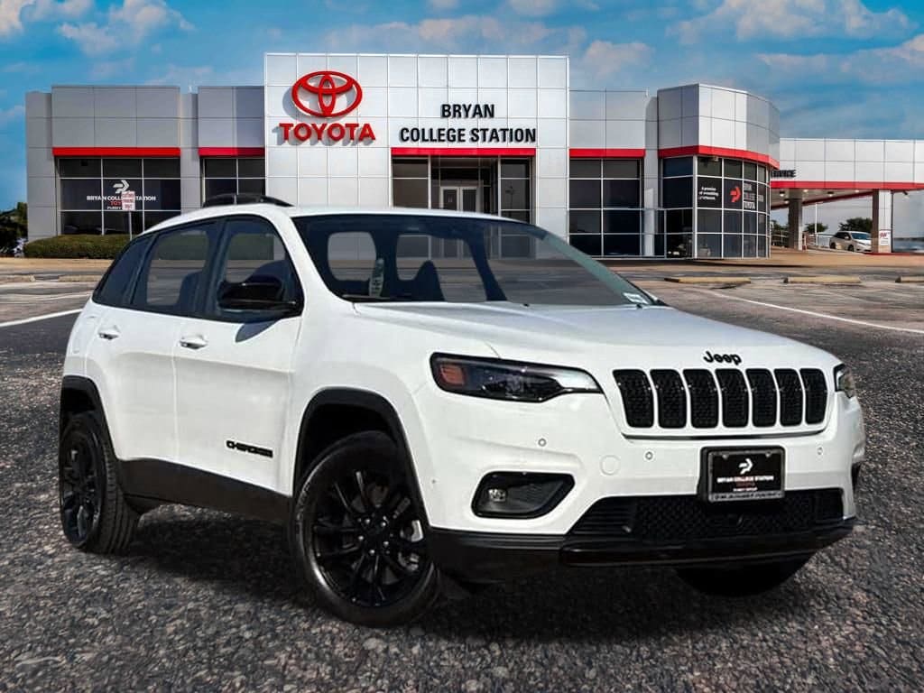 Used 2023 Jeep Cherokee Altitude Lux SUV