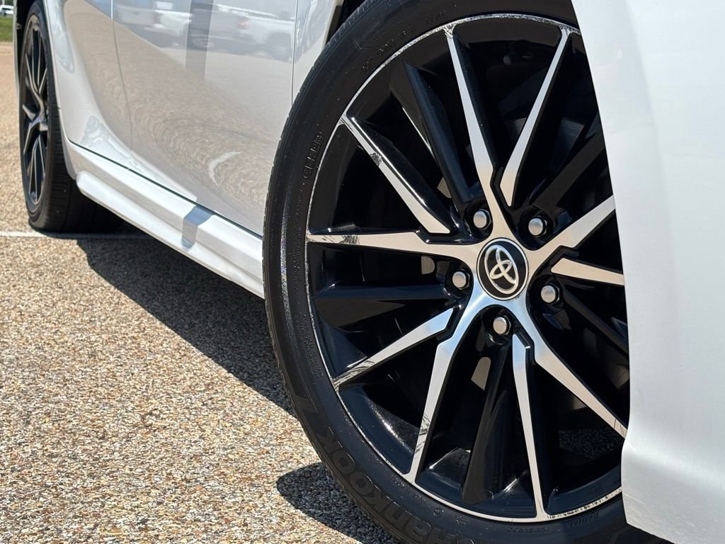 Used 2021 Toyota Camry SE Sedan