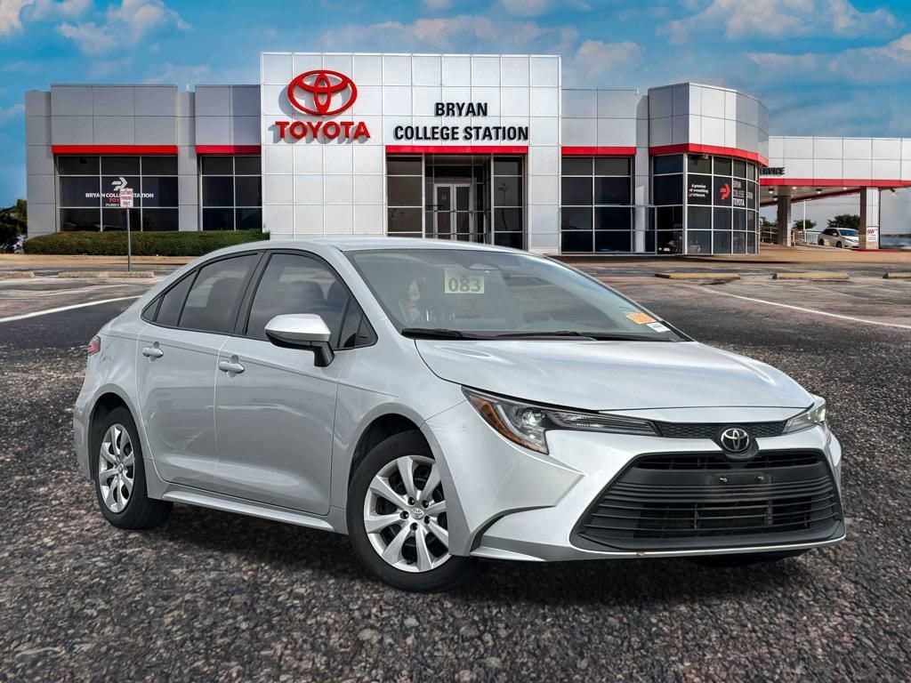 2023 Toyota Corolla LE's photo