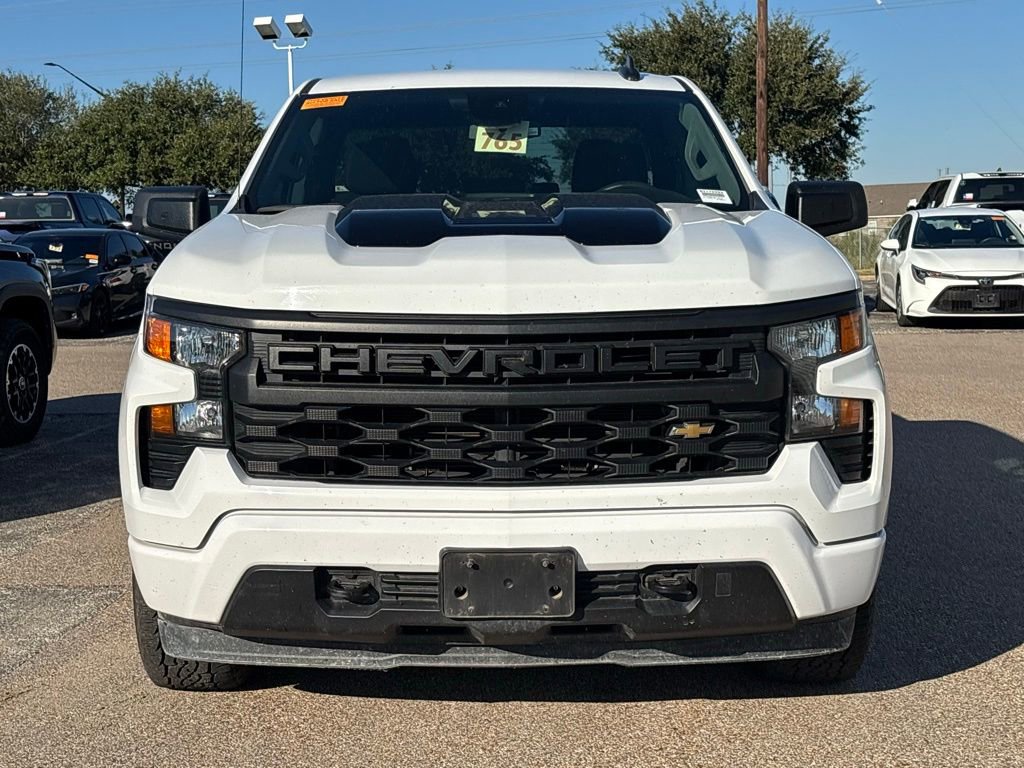 2023 Chevrolet Silverado 1500 Custom photo 3