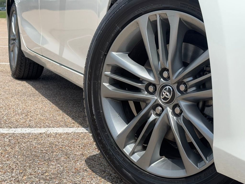 Used 2017 Toyota Camry SE with VIN 4T1BF1FK2HU417366 for sale in Bryan, TX