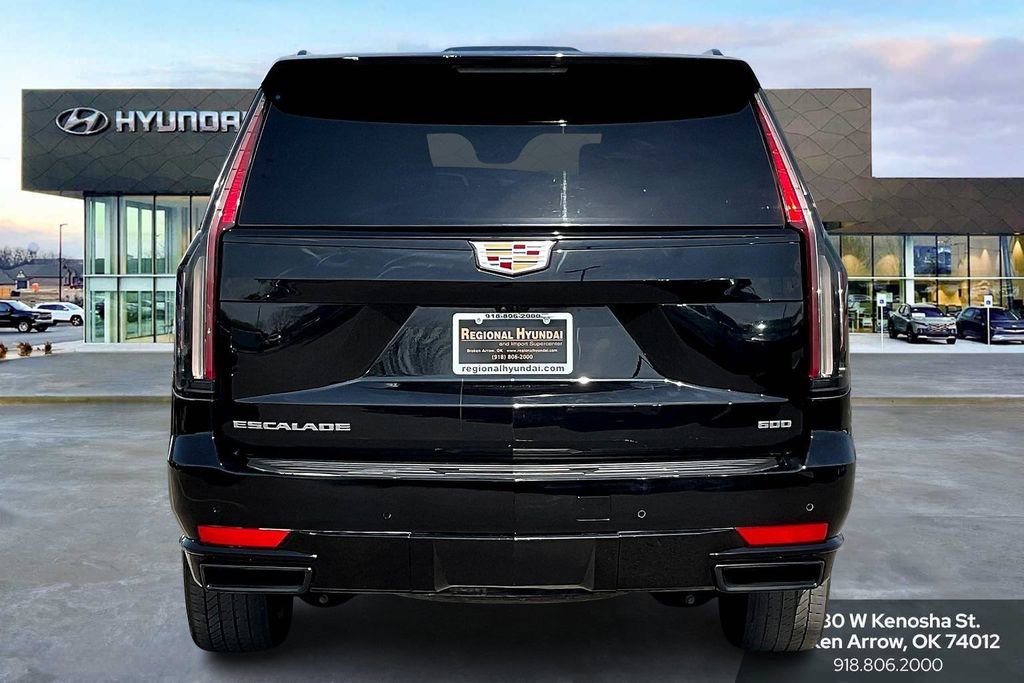 2023 Cadillac Escalade Sport photo 4