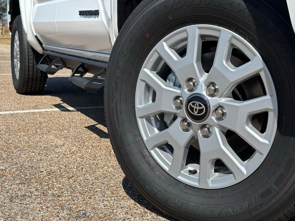 New 2025 Toyota Tacoma SR5 4X4 DOUBLE CAB