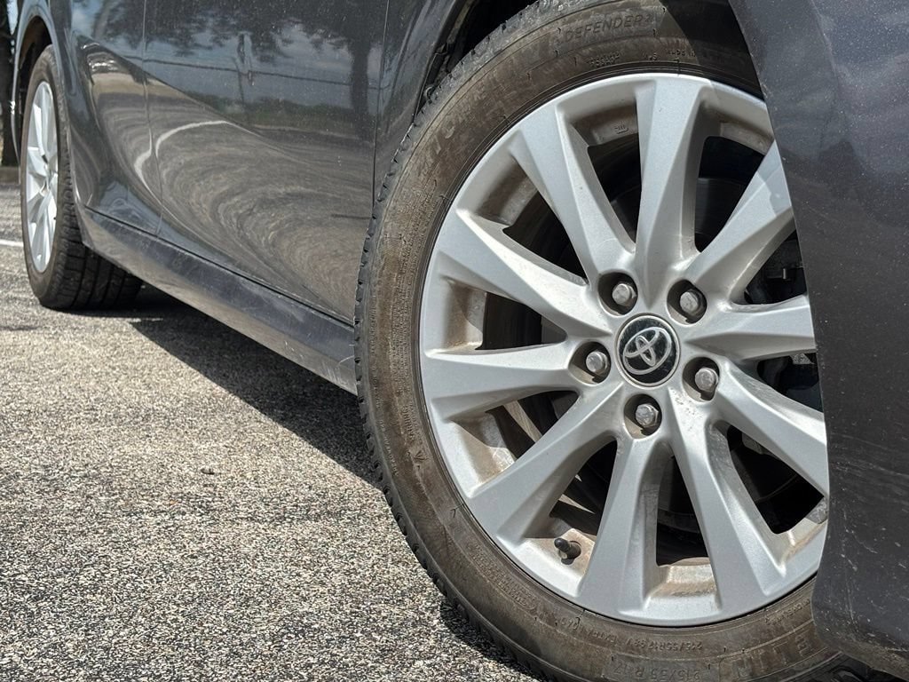 Used 2020 Toyota Camry LE with VIN 4T1C11AK9LU368220 for sale in Bryan, TX