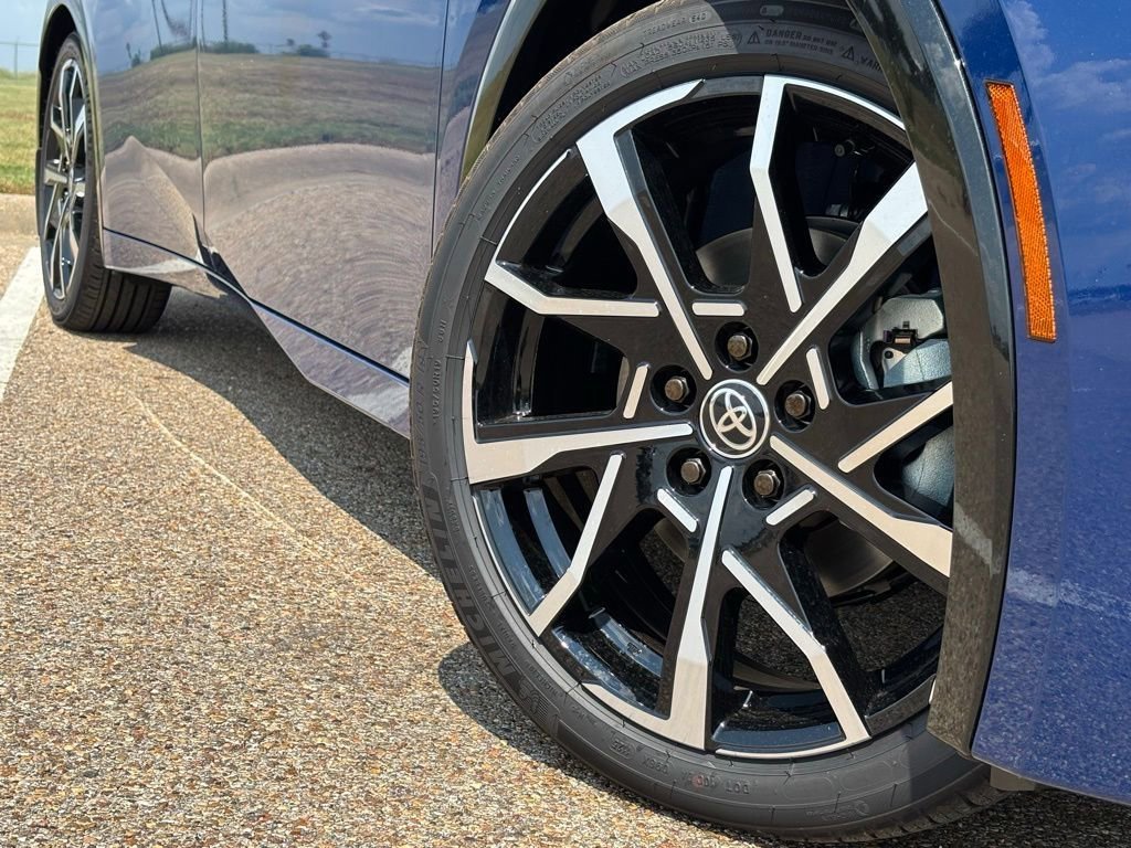 2026 Toyota Prius XSE Plug-in Hybrid photo 2