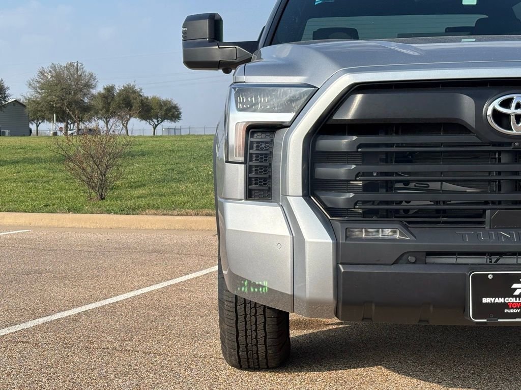 New 2026 Toyota Tundra SR5 SR5 CREWMAX 5.5