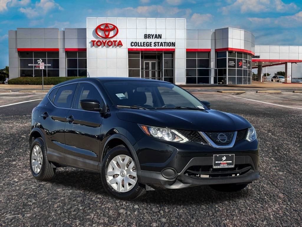 2019 Nissan Rogue Sport S's photo