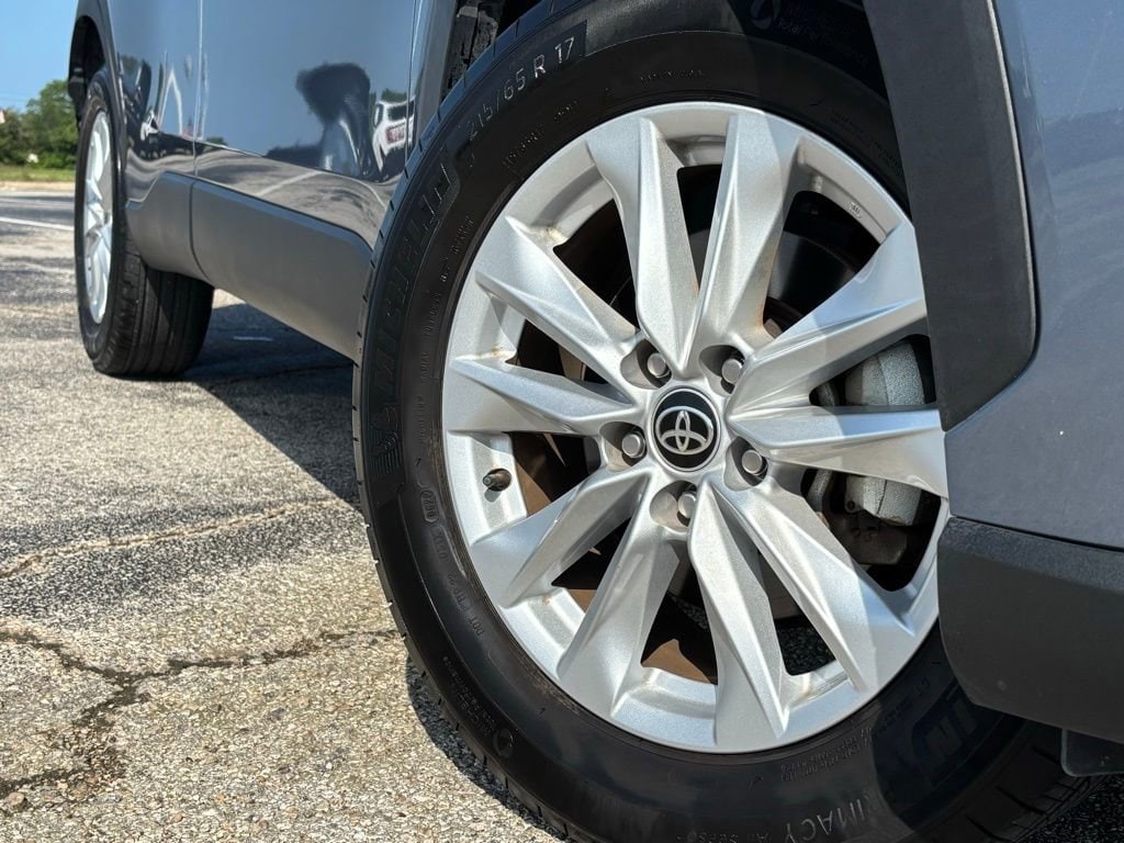 Used 2022 Toyota Corolla Cross LE with VIN 7MUCAAAG2NV012740 for sale in Bryan, TX