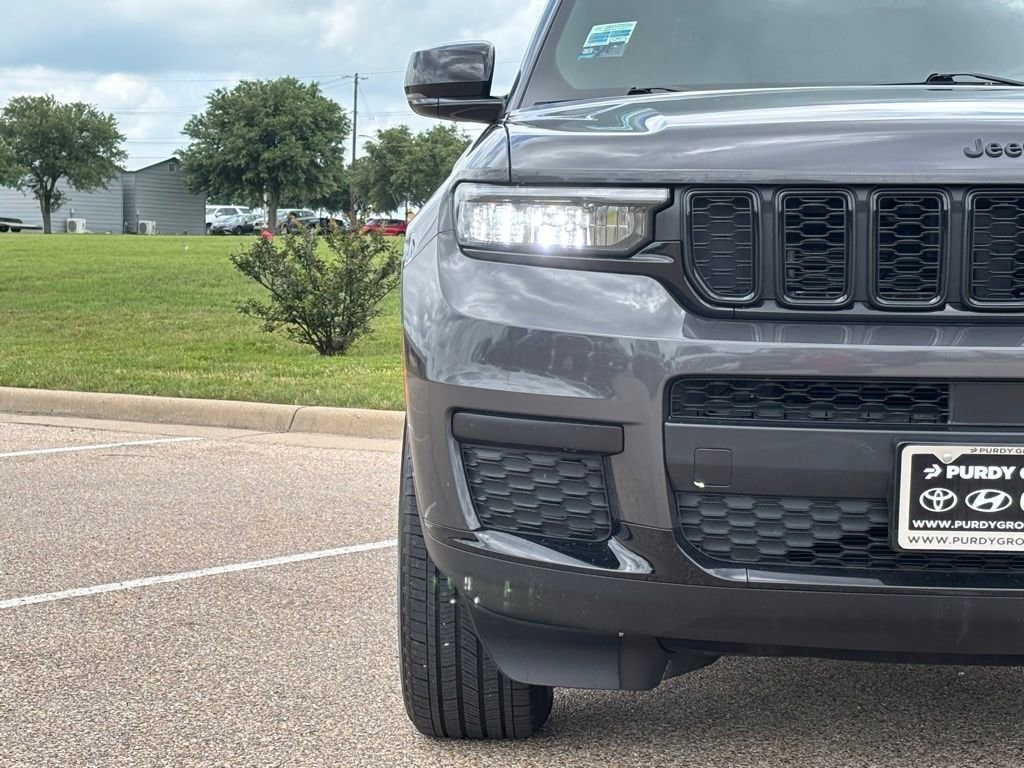Used 2025 Jeep Grand Cherokee L Laredo SUV