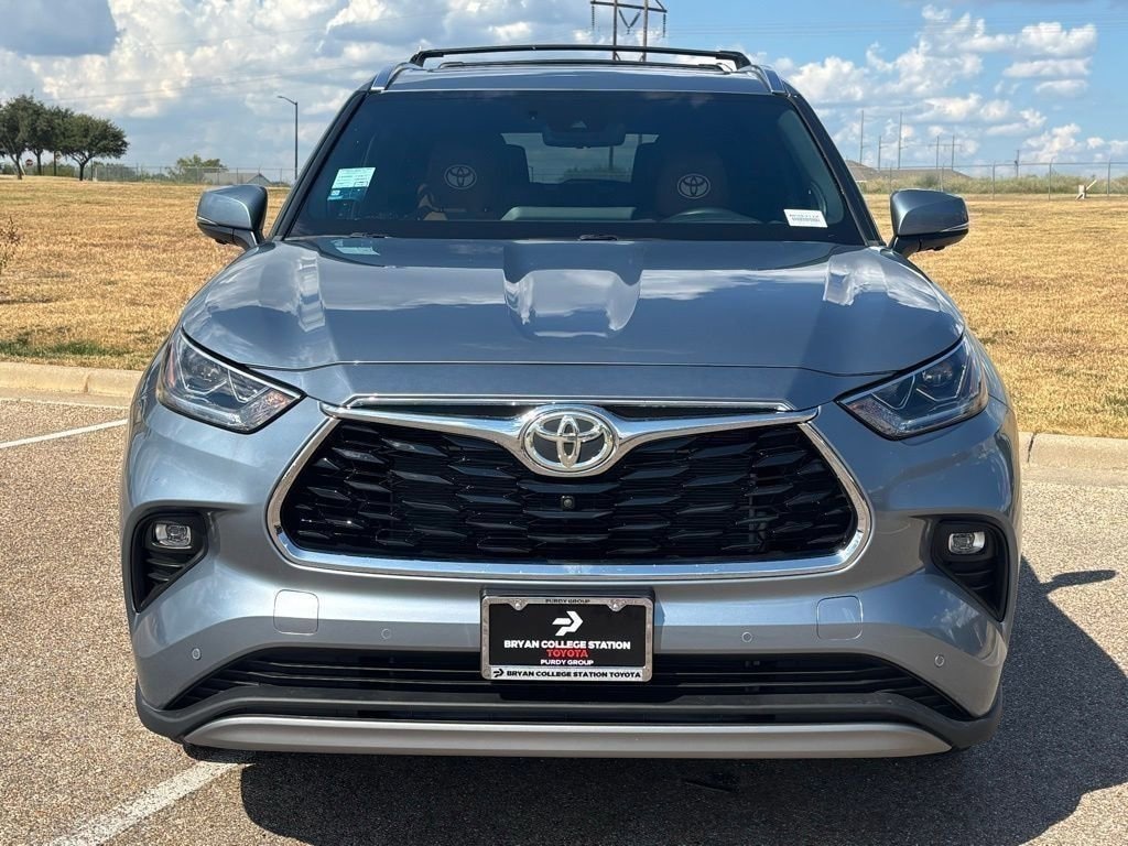 Used 2024 Toyota Highlander Platinum SUV