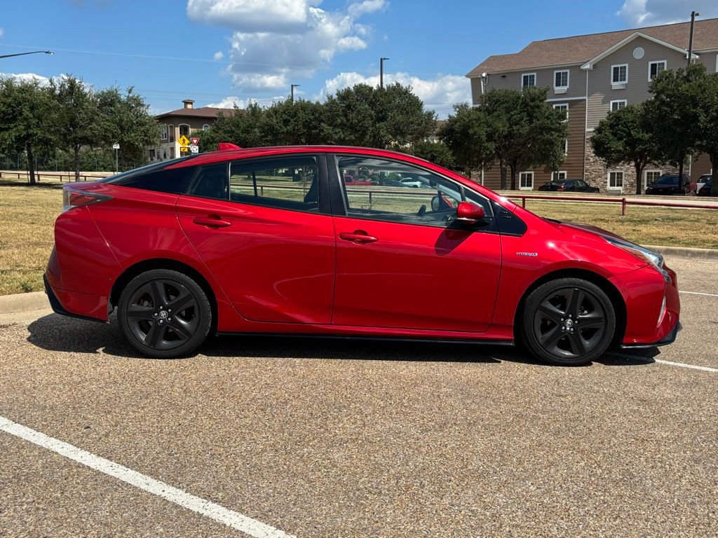 2017 Toyota Prius Four photo 4