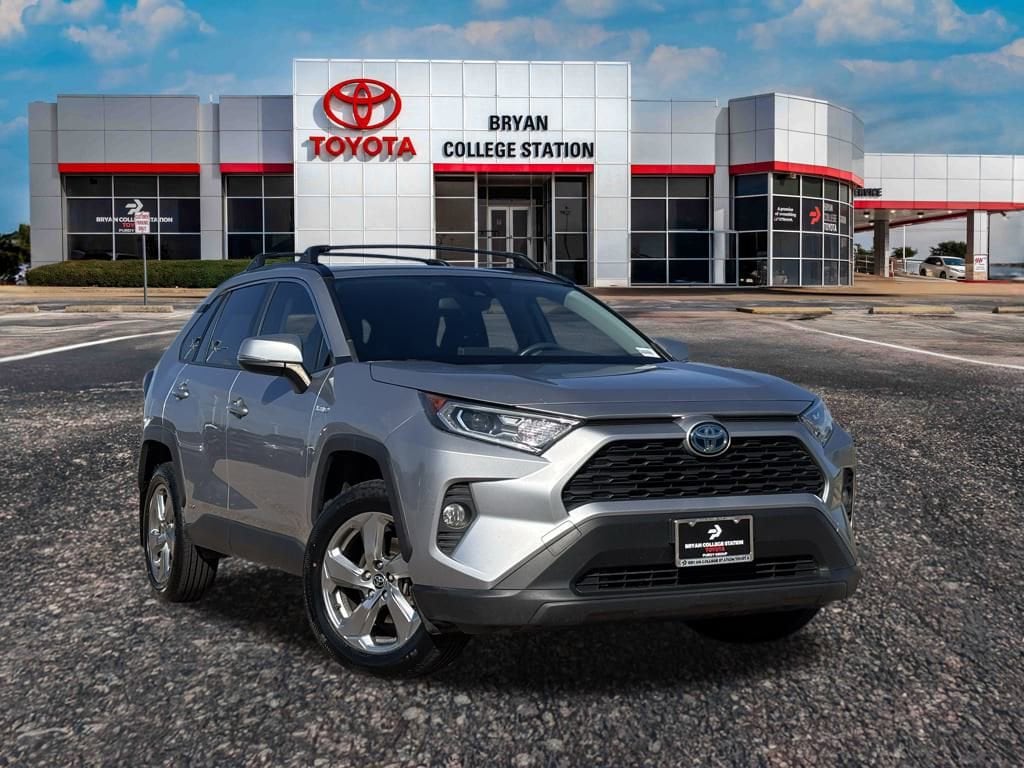 2021 Toyota RAV4 XLE Premium's photo