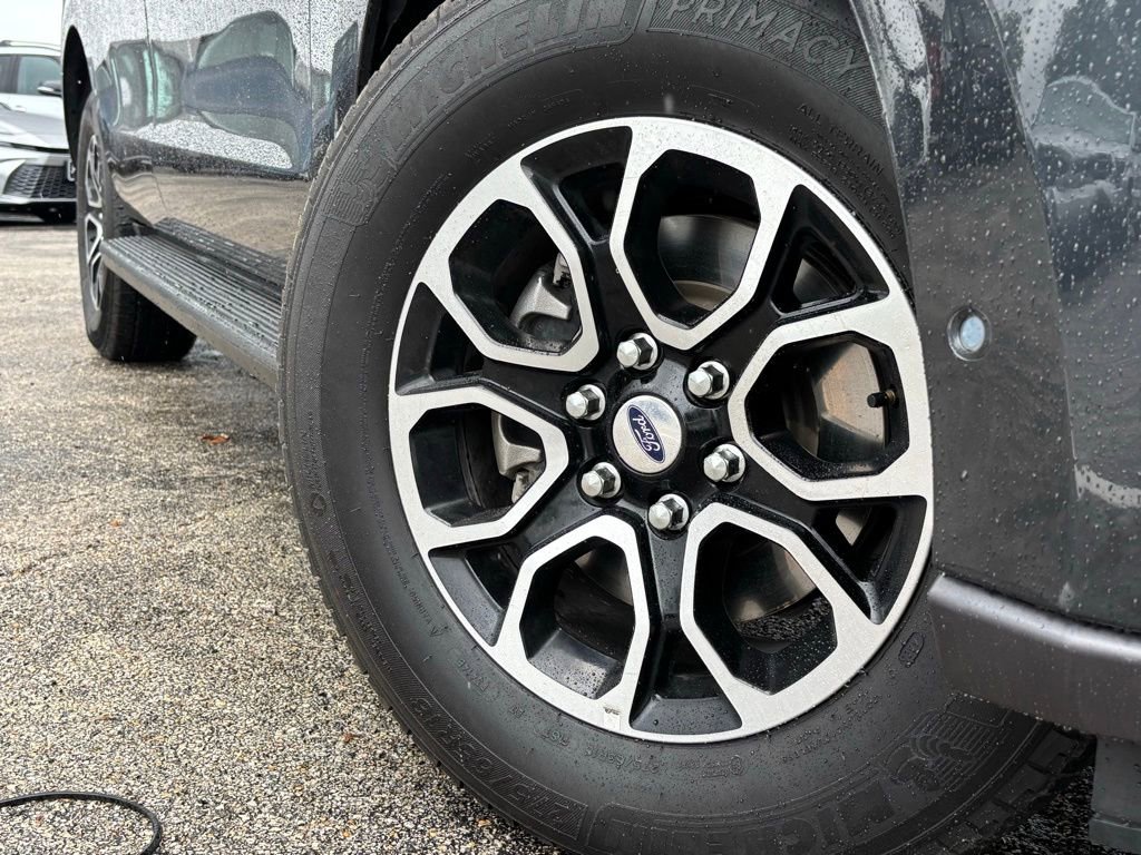 Used 2024 Ford Expedition XLT with VIN 1FMJU1J82REA25609 for sale in Bryan, TX