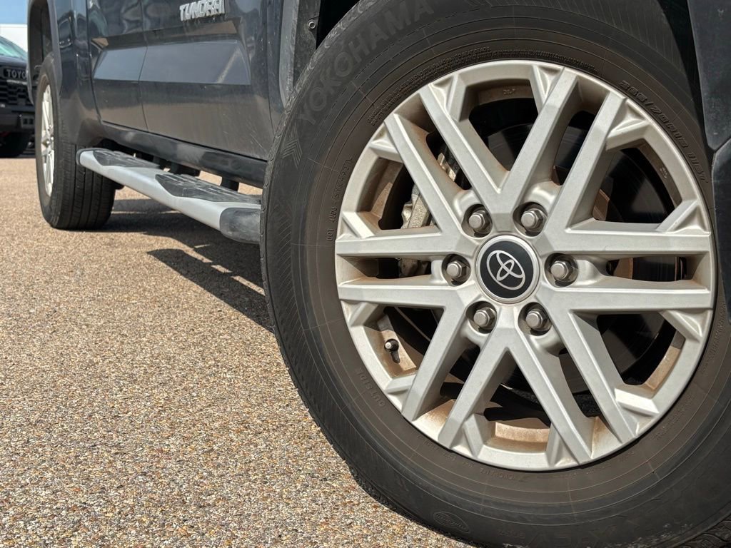 2023 Toyota Tundra SR5 Double Cab photo 2