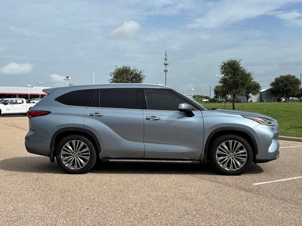 Used 2022 Toyota Highlander Platinum SUV
