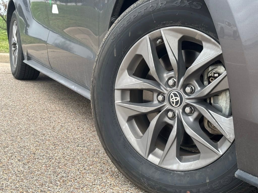 Used 2024 Toyota Sienna XLE 8 Passenger Van Passenger Van