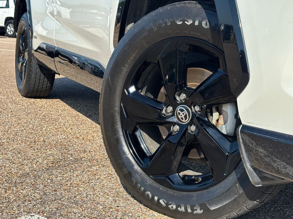 2021 Toyota RAV4 Hybrid XSE photo 2