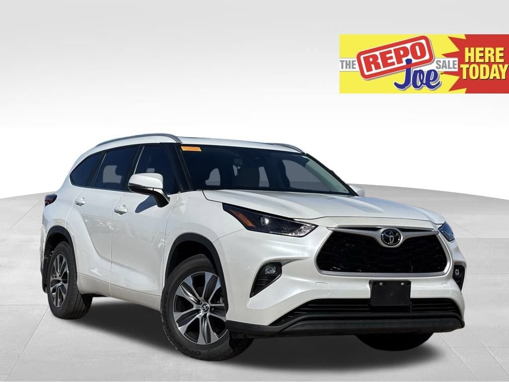 Used 2023 Toyota Highlander XLE SUV