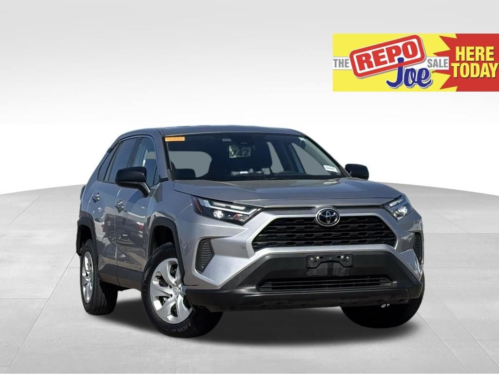 2023 Toyota RAV4 LE