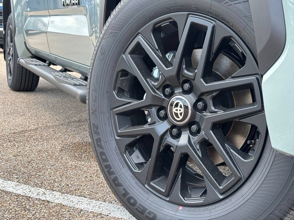New 2026 Toyota Tundra Limited LIMITED CREWMAX 5.5