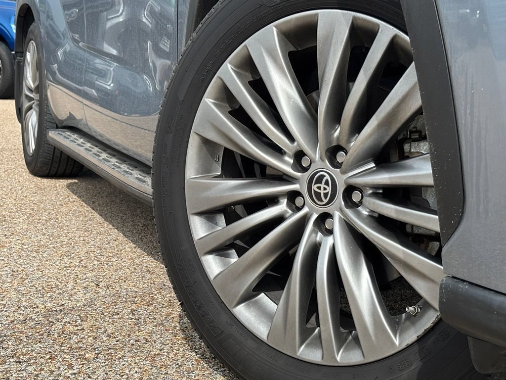 Used 2022 Toyota Highlander Platinum SUV