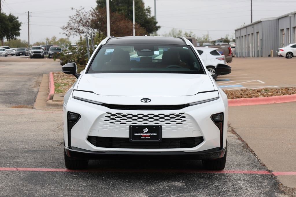 New 2025 Toyota Crown Signia Limited LIMITED