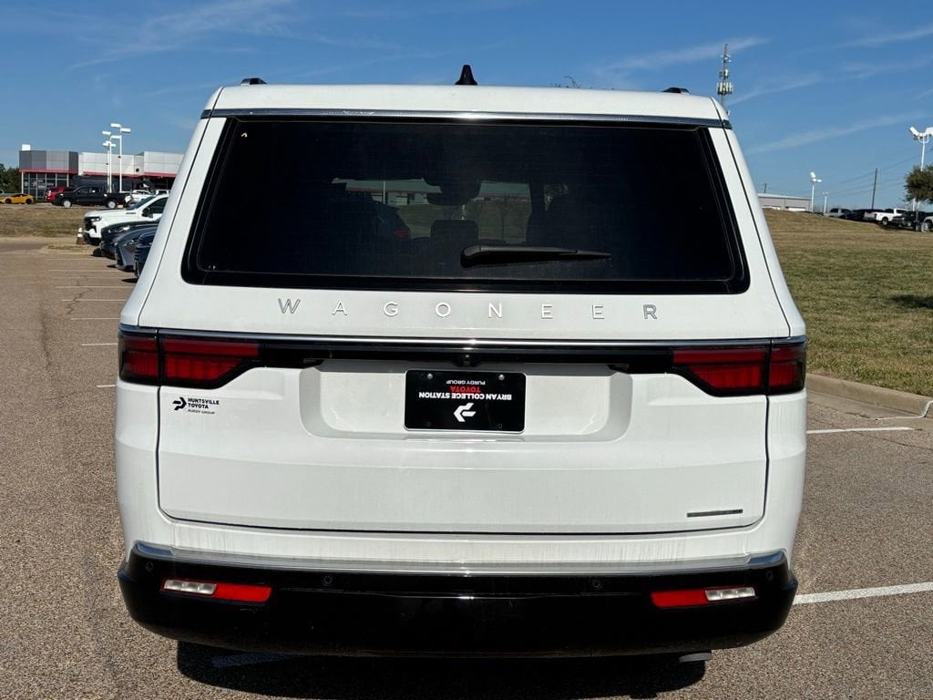 2024 Jeep Wagoneer L Series III - Photo 7