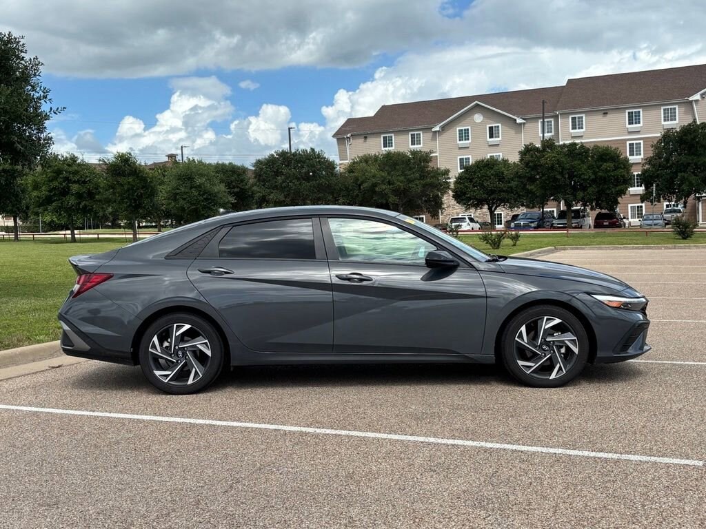Used 2025 Hyundai Elantra SEL Sport Sedan