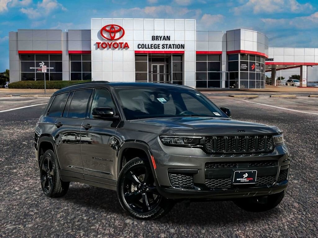 Used 2023 Jeep Grand Cherokee L Laredo SUV