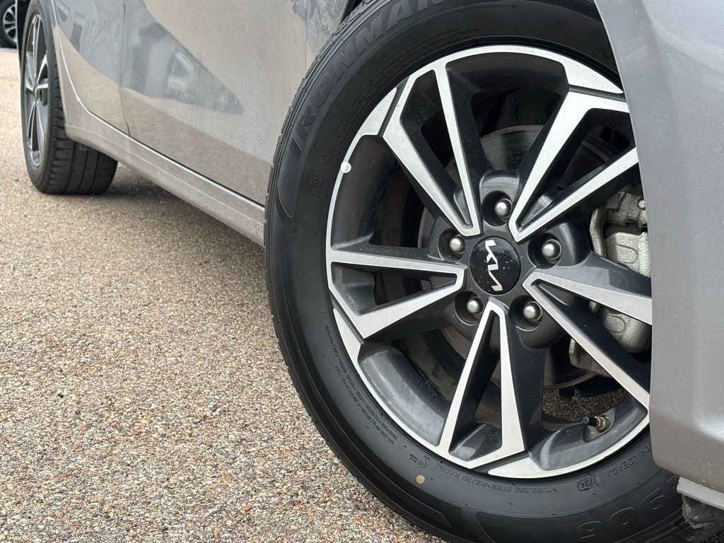 Used 2024 Kia Forte LXS with VIN 3KPF24AD8RE738310 for sale in Bryan, TX