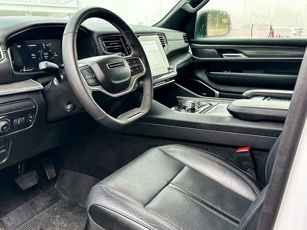 2024 Jeep Wagoneer L Series III - Photo 12