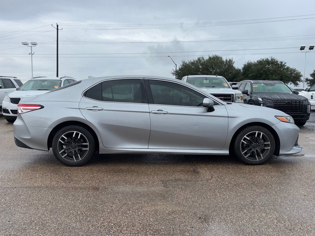 2020 Toyota Camry LE photo 4