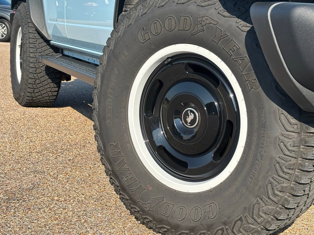2023 Ford Bronco Heritage Limited First Edition photo 2