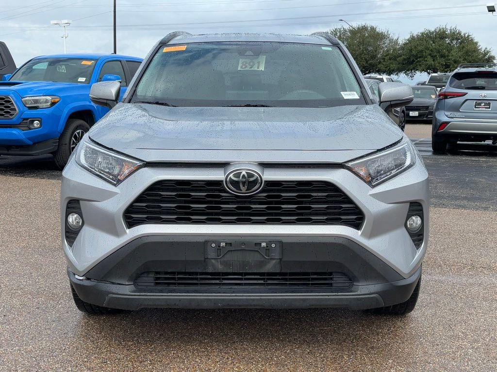2021 Toyota RAV4 XLE photo 3