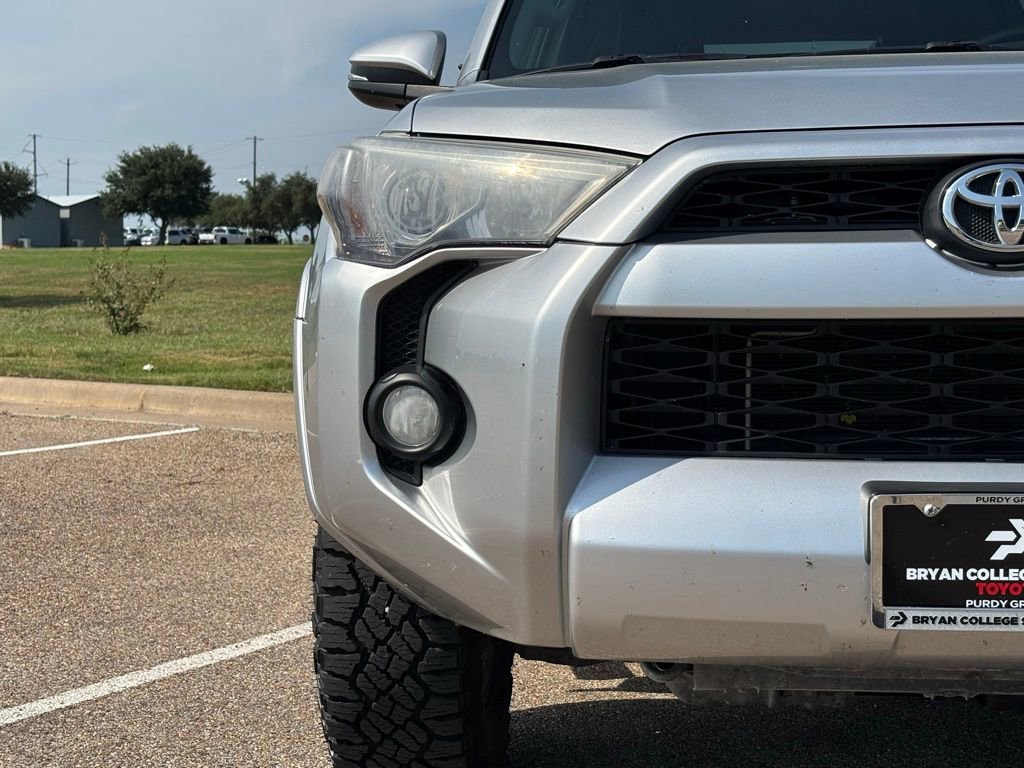 2016 Toyota 4Runner SR5 photo 4